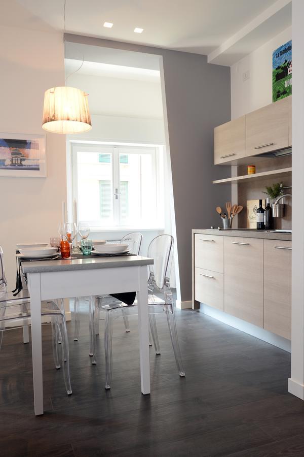 Art Design Appartamento Con Terrazzo By Logicasa Lake Como Bagian luar foto